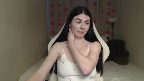 milasecretsss online show from February 10, 1:25 pm