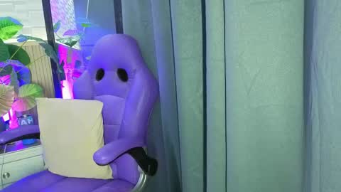 milena_lawson online show from May 21, 1:50 pm
