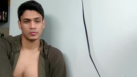 milesmboy online show from February 21, 4:59 pm