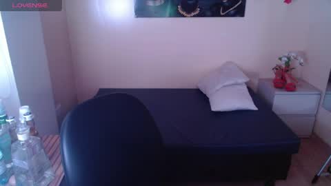 Miley online show from March 26, 2:00 pm