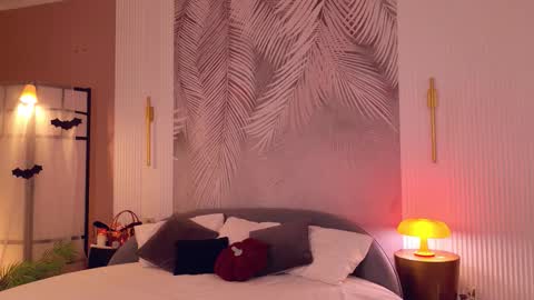 Miley online show from November 2, 6:57 am