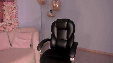 Miley Cruz  IG miley model23 online show from April 11, 7:29 pm