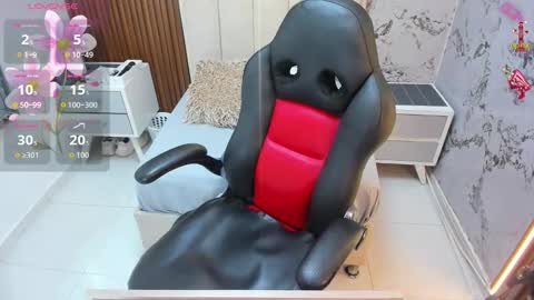 MILEY online show from February 21, 7:39 pm