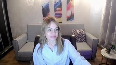 Snapshot of milf_for_u777 chatting on October 3, 8:55 am milf_for_u777 online show from October 3, 8:55 am