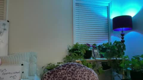 MIlf Goddess online show from June 11, 8:56 am