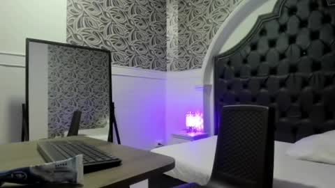 milf_march online show from April 14, 11:02 am