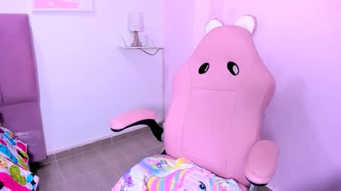 milk_zafira online show from November 23, 2:09 am