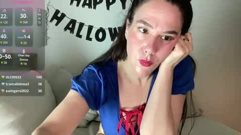 Snapshot of milkandhoneylullabies chatting on October 27, 2:50 pm Milk online show from October 27, 2:50 pm