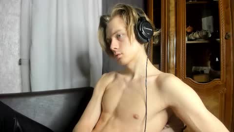 Isaac online show from November 24, 9:30 am