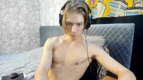 Isaac online show from October 15, 5:03 pm