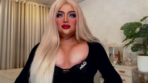 milkshakelavinia online show from September 12, 2:13 am