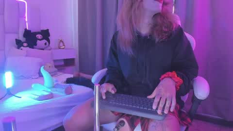 Michelle  online show from April 22, 8:16 pm