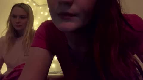 Milkymama online show from December 18, 11:30 pm