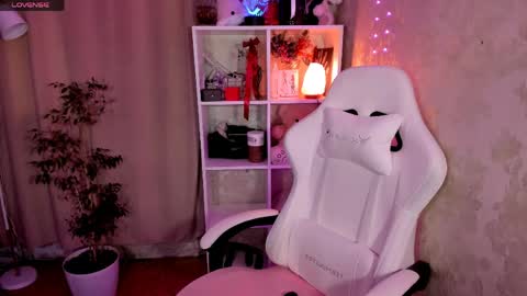 Lisa online show from April 24, 12:40 pm