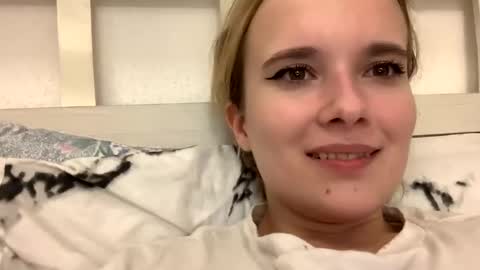 milkybaby269137 online show from February 9, 6:05 pm