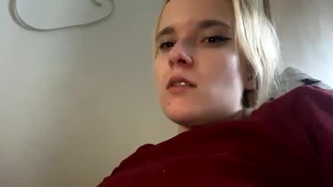 milkybaby269137 online show from January 1, 7:41 am