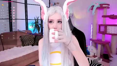 milky cute online show from July 30, 5:35 pm