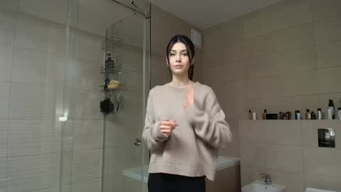 milla bella online show from February 14, 9:28 pm