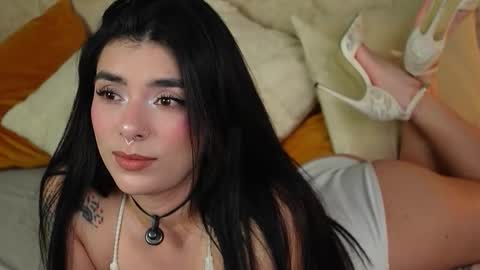 MillaBliss online show from March 25, 8:15 pm