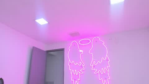 miller_silvana online show from June 19, 11:38 am
