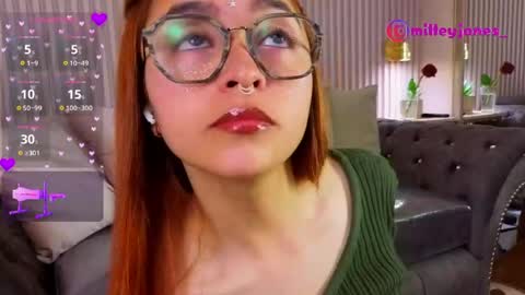 milleyjones_ online show from May 28, 11:52 am
