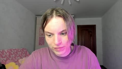 mili-kira online show from May 23, 4:41 am