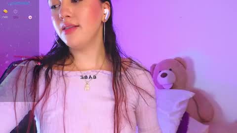 Snapshot of milly_01 chatting on February 5, 8:21 am Milly online show from February 5, 8:21 am