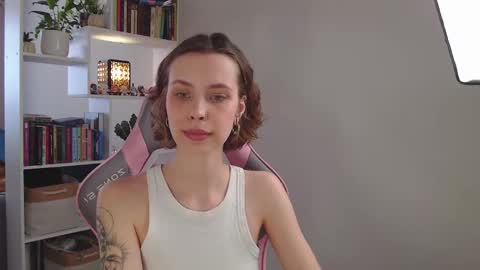 Snapshot of milly_ross23 chatting on March 1, 6:46 am Milly online show from March 1, 6:46 am