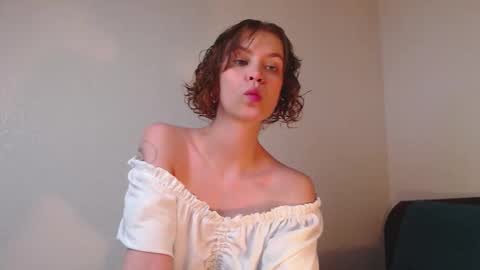 Snapshot of milly_ross23 chatting on October 4, 7:50 am Milly online show from October 4, 7:50 am