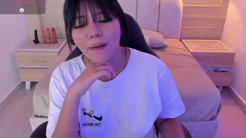 millyevans1 online show from April 10, 6:30 am