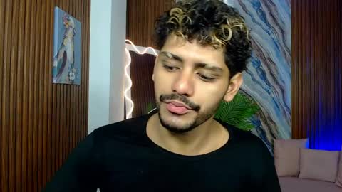 milo_tay online show from April 8, 11:57 am