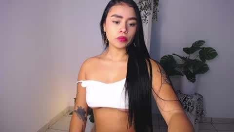 Mily Ortiz online show from July 28, 5:02 pm
