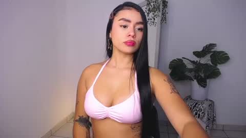 Mily Ortiz online show from July 28, 6:20 pm