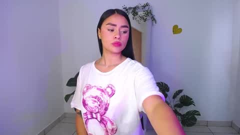 Mily Ortiz online show from March 11, 6:33 pm