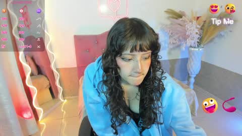 mily_tay online show from April 6, 11:33 am