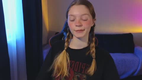 mimichelle online show from January 14, 11:42 am