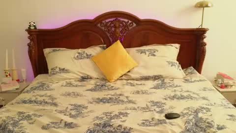 mimichelle online show from February 18, 3:10 am