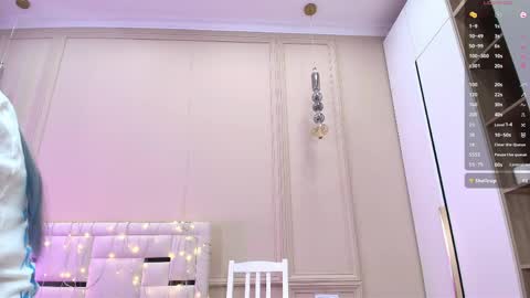 Mimi online show from April 12, 8:02 pm