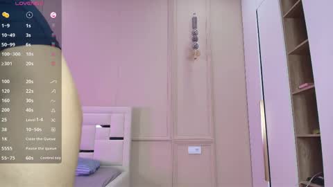 Mimi online show from April 20, 7:28 pm