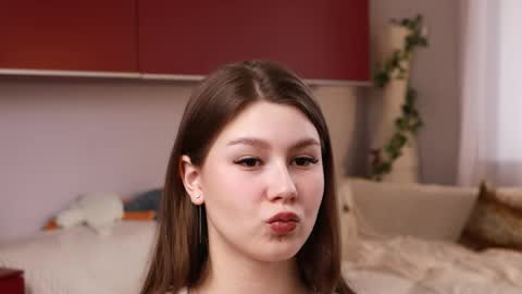 Mindi online show from October 8, 7:36 am