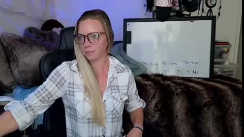 Mindy Mars online show from September 17, 3:15 pm