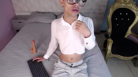 Minho Reyes online show from December 14, 1:06 pm