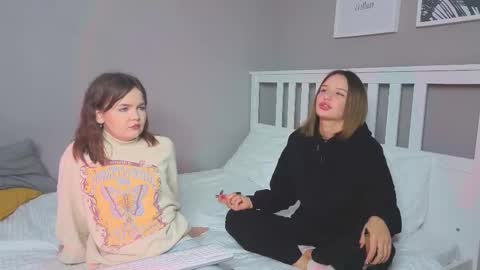 KarinaLeila online show from September 15, 5:31 am