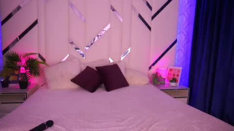 minifox_ online show from October 29, 8:05 am