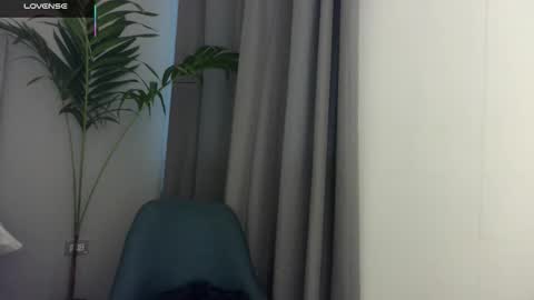 Snapshot of minikunis chatting on October 20, 11:21 pm Mini Mila Kunis ft Ashton Katchero. Follow me to stay in touch online show from October 20, 11:21 pm