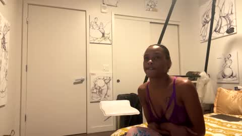 minniehunney online show from January 13, 10:36 am