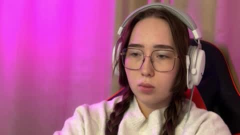 Snapshot of mira_light_ chatting on October 13, 3:14 pm mira_light_ online show from October 13, 3:14 pm