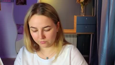 Mira online show from April 28, 2:27 am