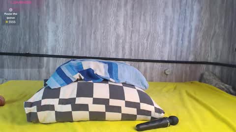 mira_one_ online show from September 10, 10:49 am