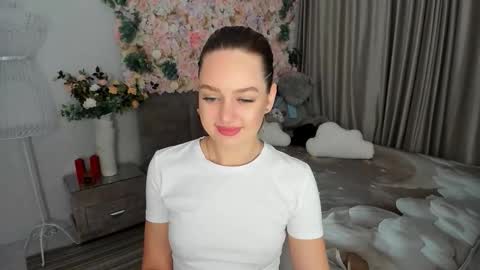 Emma online show from October 15, 7:37 pm